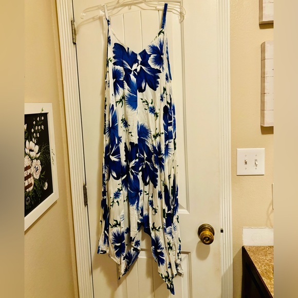 Floral Blue and White Women's Dress - Picture 3 of 3